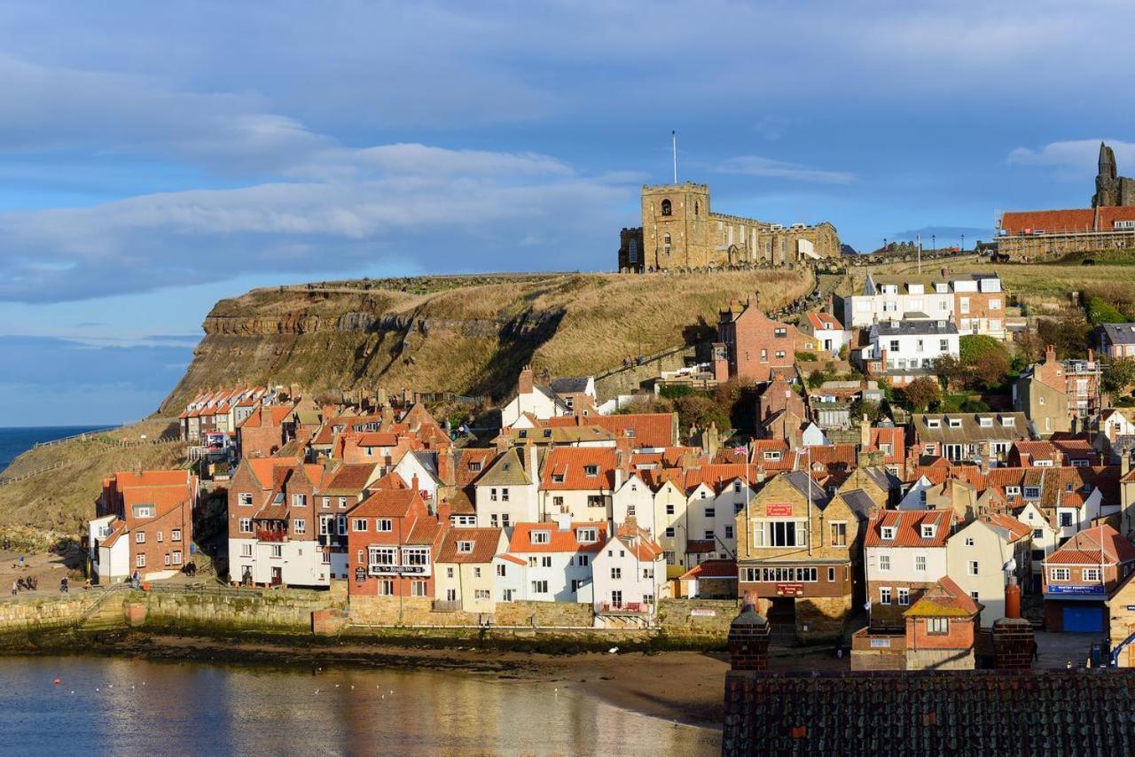 Bijou Romantic Retreat, Whitby Centre Buitenkant foto